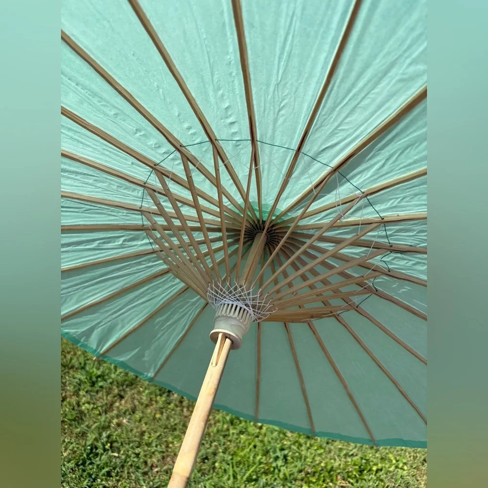 Mint Green Paper Parasol Sun Umbrella for Wedding Picture